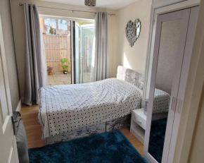 Cozy Central One Bedroom Flat